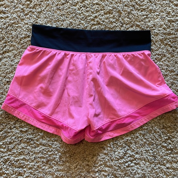PINK size small shorts - Picture 5 of 7